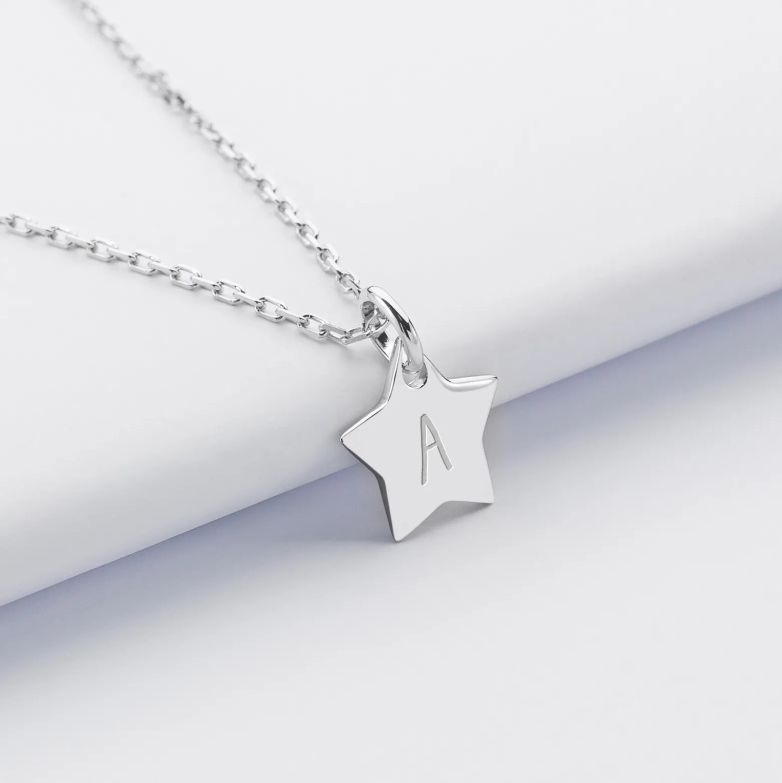 Pendentif enfant personnalisé initiale médaille gravée argent étoile 12 mm