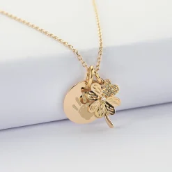 Pendentif enfant personnalisé médaille gravée plaqué or 15 mm et breloque trèfle scintillant 15 mm