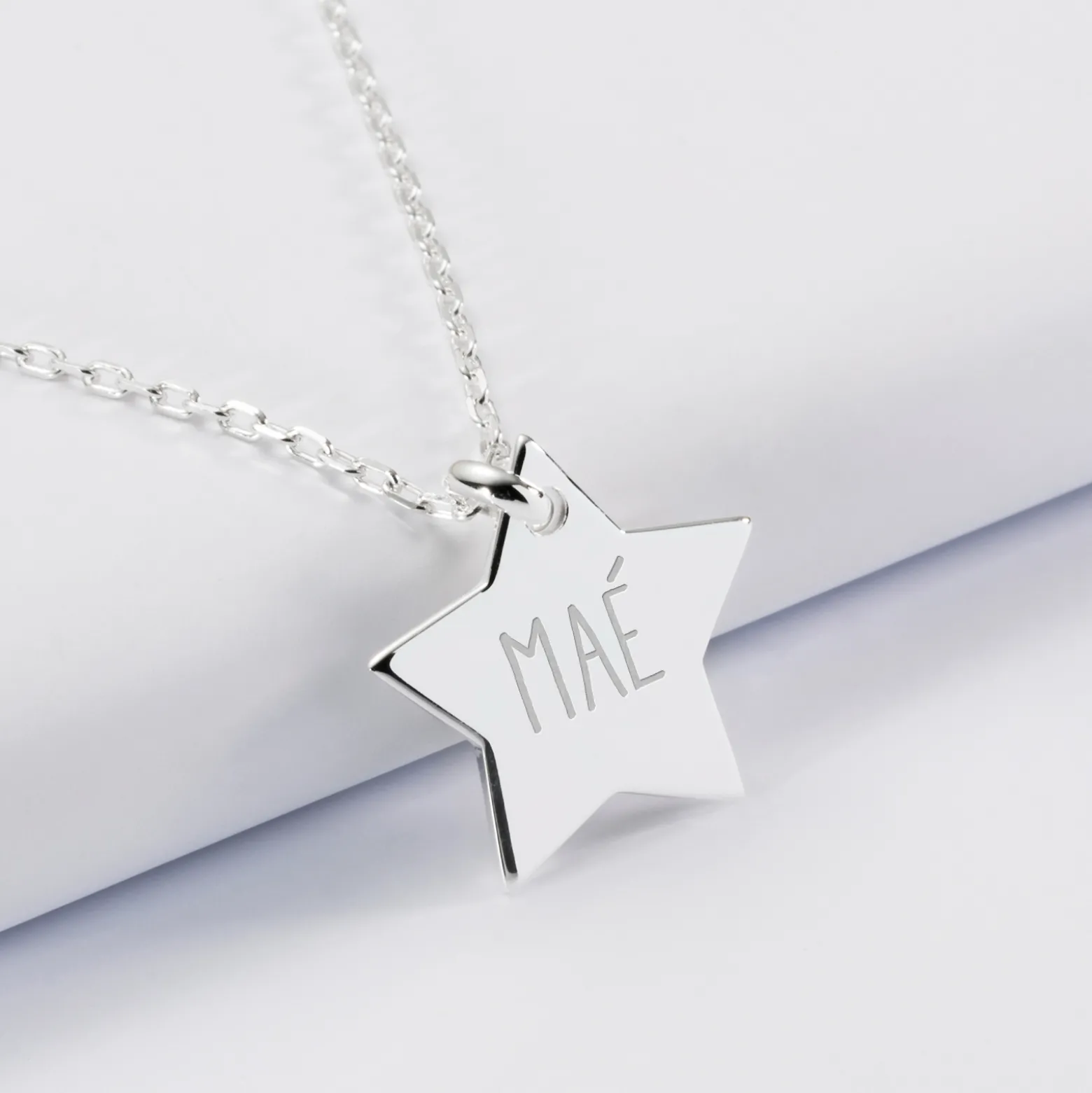 Pendentif enfant personnalisé prénom médaille gravée argent dormeuse étoile 20x20