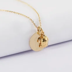 Pendentif enfant personnalisé médaille gravée plaqué or 15 mm et breloque tortue 10 mm