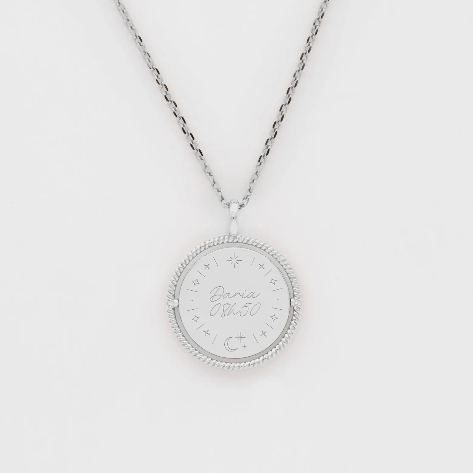 Pendentif enfant personnalisé médaille réversible contour tressé Eternelle gravée argent 18 mm - HappyBulle x Capucine