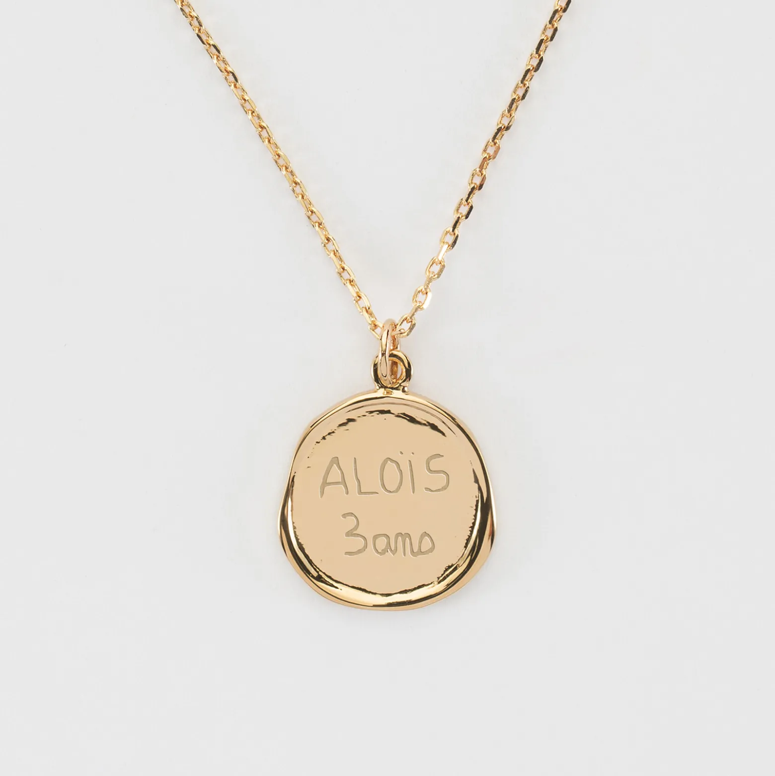 Pendentif enfant personnalisé médaille cachet gravée plaqué or 17 mm