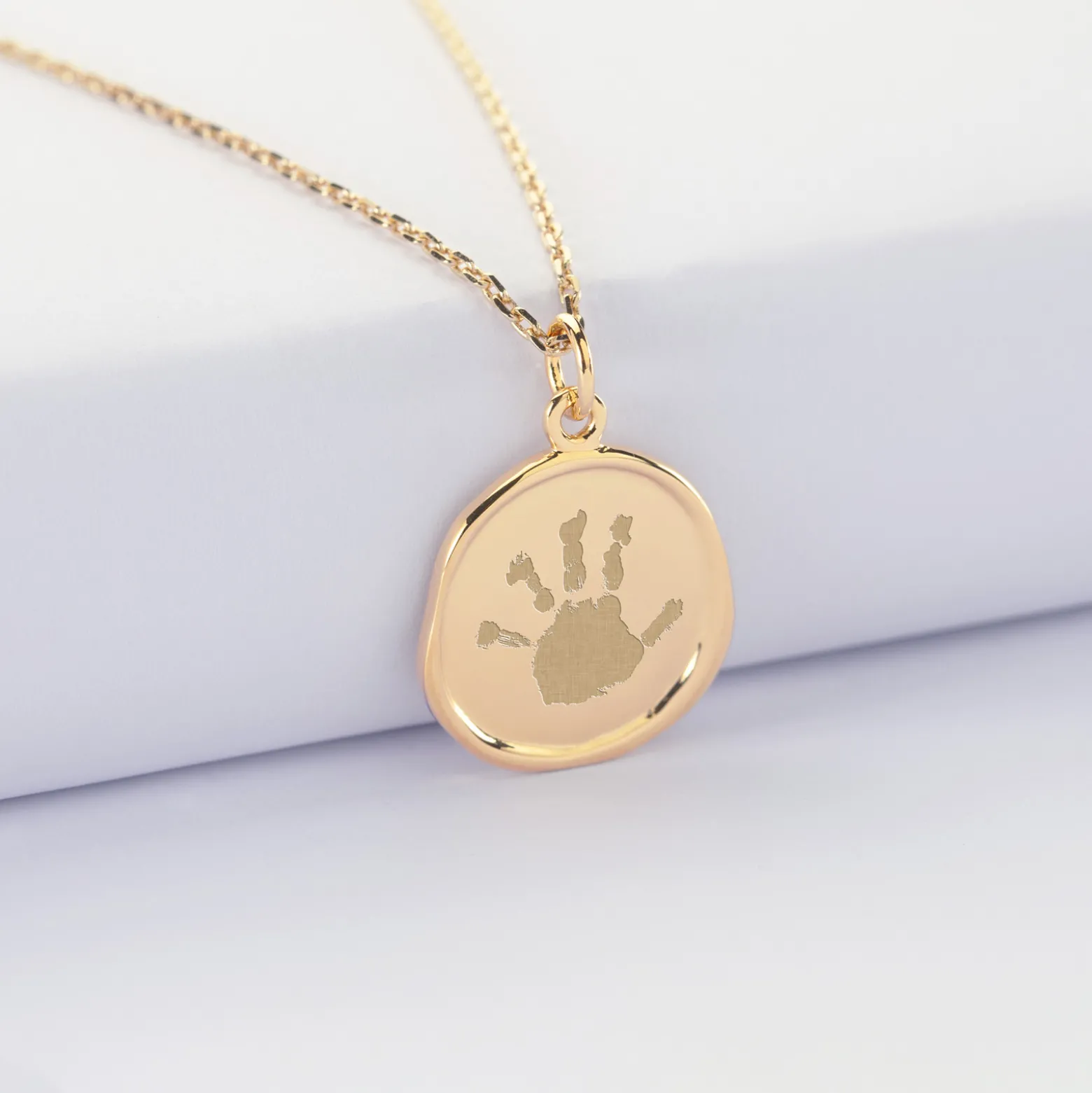 Pendentif enfant personnalisé médaille cachet gravée plaqué or 17 mm