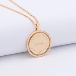 Pendentif enfant personnalisé médaille réversible Eternelle gravée plaqué or 18 mm - HappyBulle x Capucine