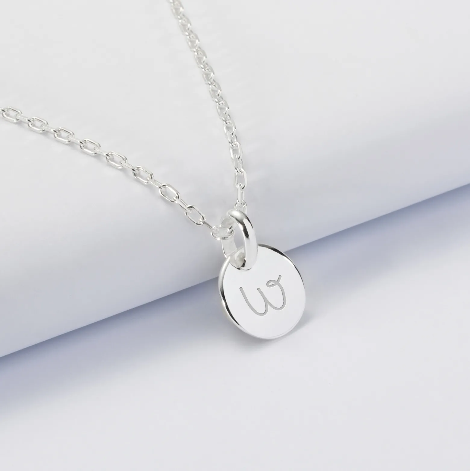 Pendentif enfant personnalisé initiale médaille gravée argent 10 mm