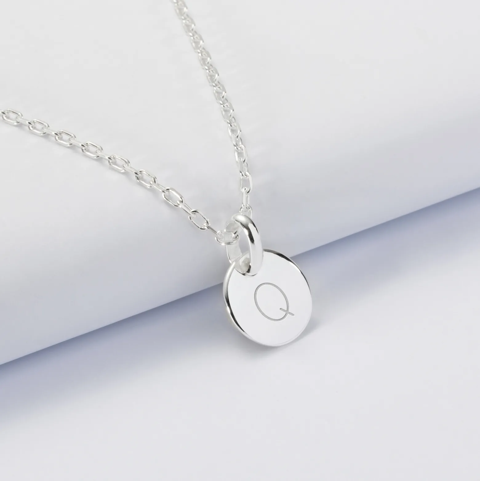 Pendentif enfant personnalisé initiale médaille gravée argent 10 mm
