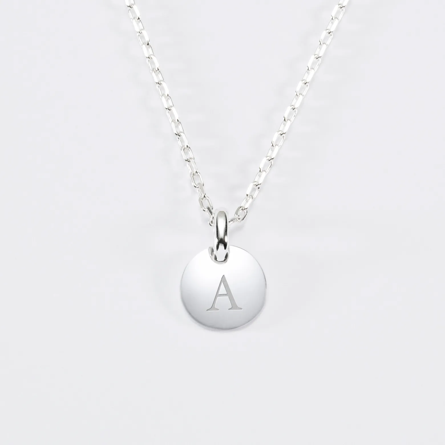 Pendentif enfant personnalisé initiale médaille gravée argent 10 mm