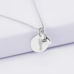 Pendentif enfant personnalisé médaille gravée argent 15 mm et breloque petit coeur bombé 7 mm - HappyBulle x Atelier Wagram