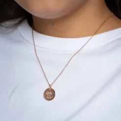 Pendentif enfant personnalisé médaille gravée plaqué or rose 15 mm