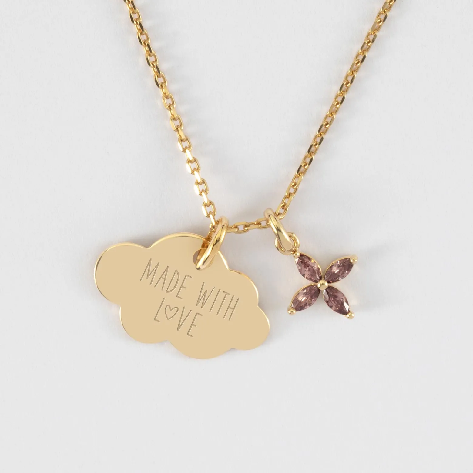 Pendentif enfant personnalisé médaille gravée plaqué or nuage 20x14 mm et breloque fleur pétales zircons 10 mm