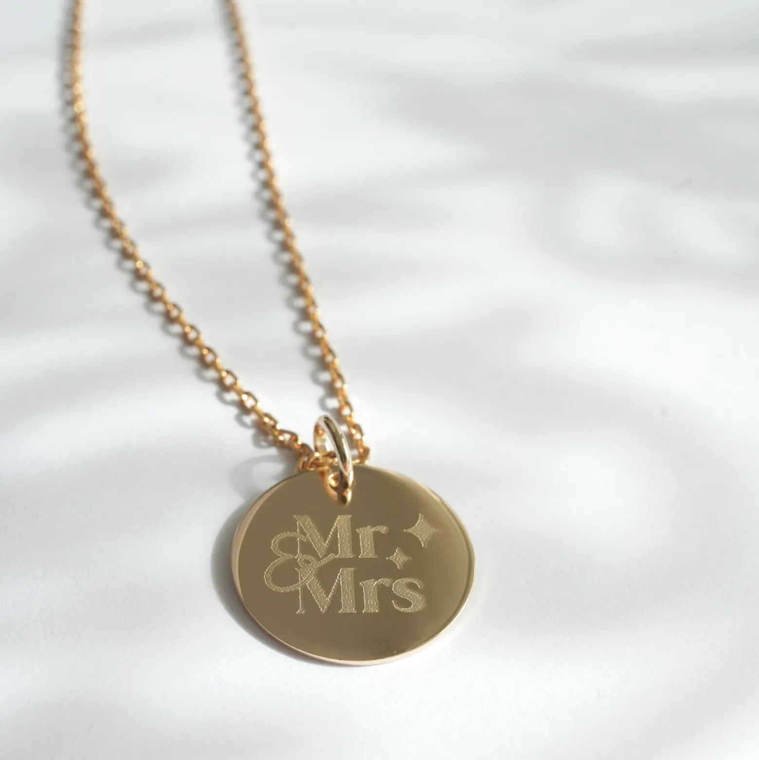 Pendentif EVJF personnalisé médaille gravée plaqué or 19 mm