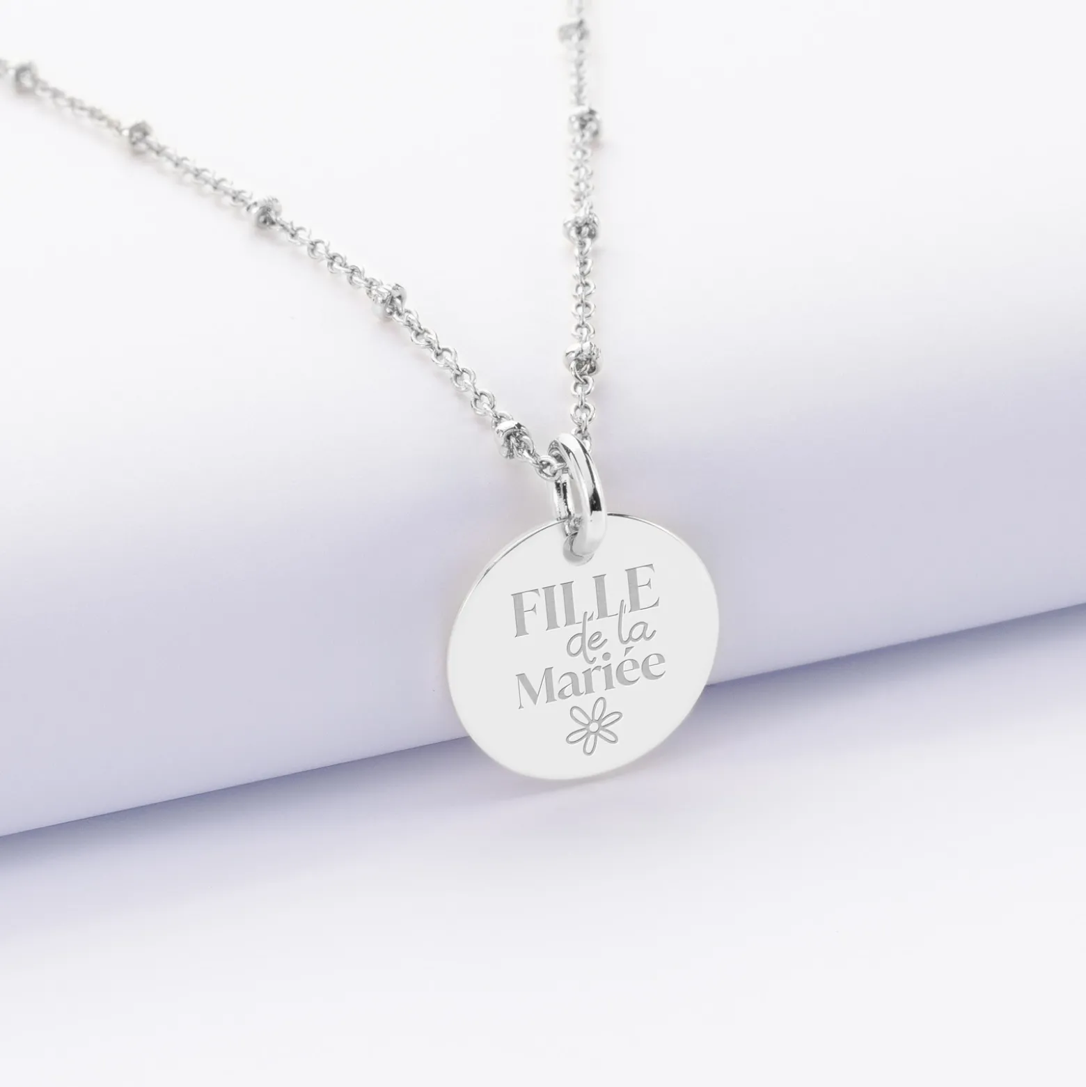 Pendentif Famille des mariés personnalisé médaille gravée argent 15 mm
