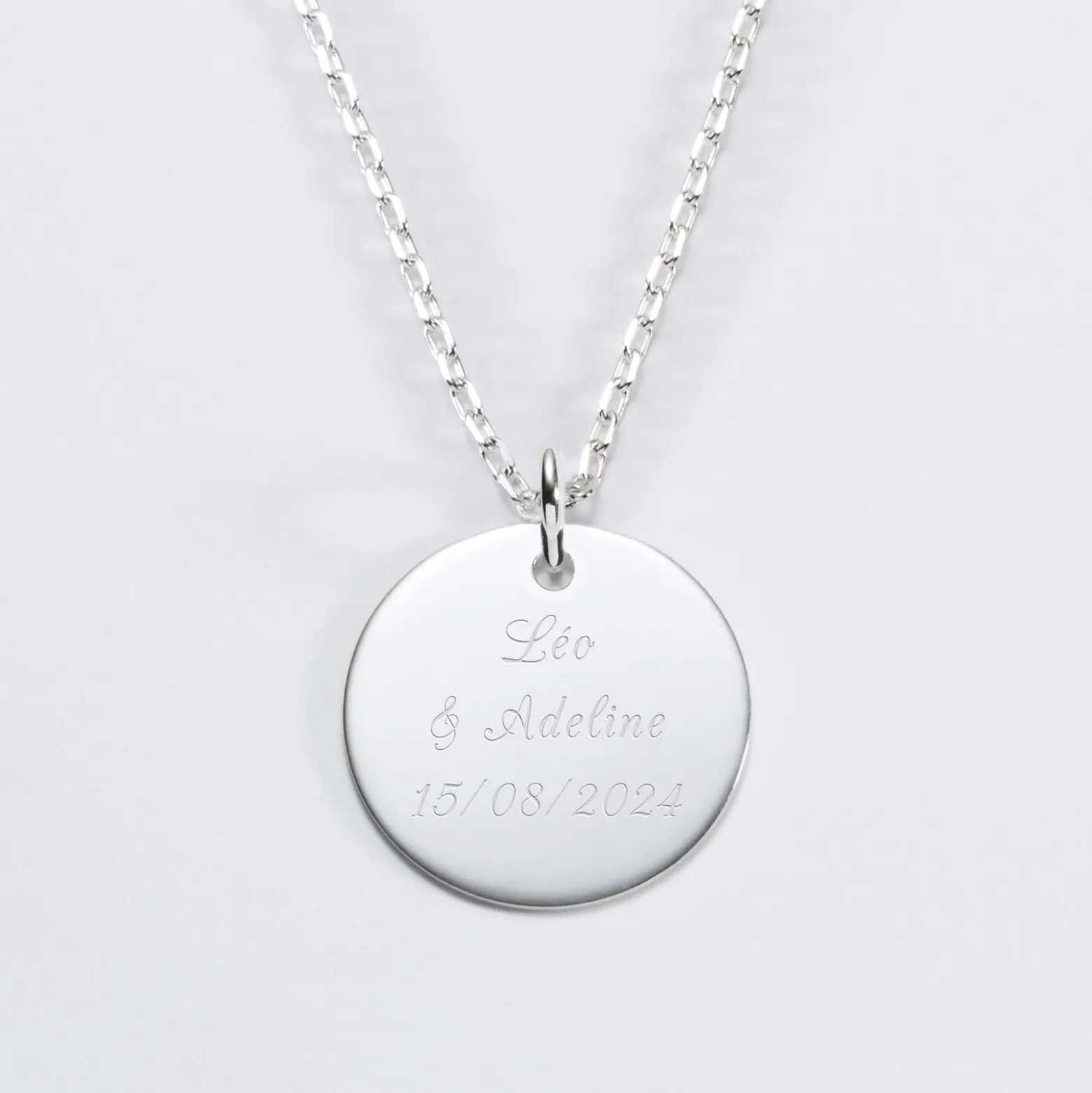 Pendentif Famille des mariés personnalisé médaille gravée argent 19 mm