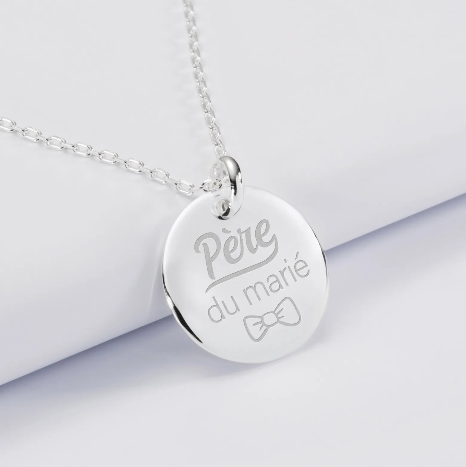 Pendentif homme Famille des mariés personnalisé médaille bombée gravée argent 20 mm