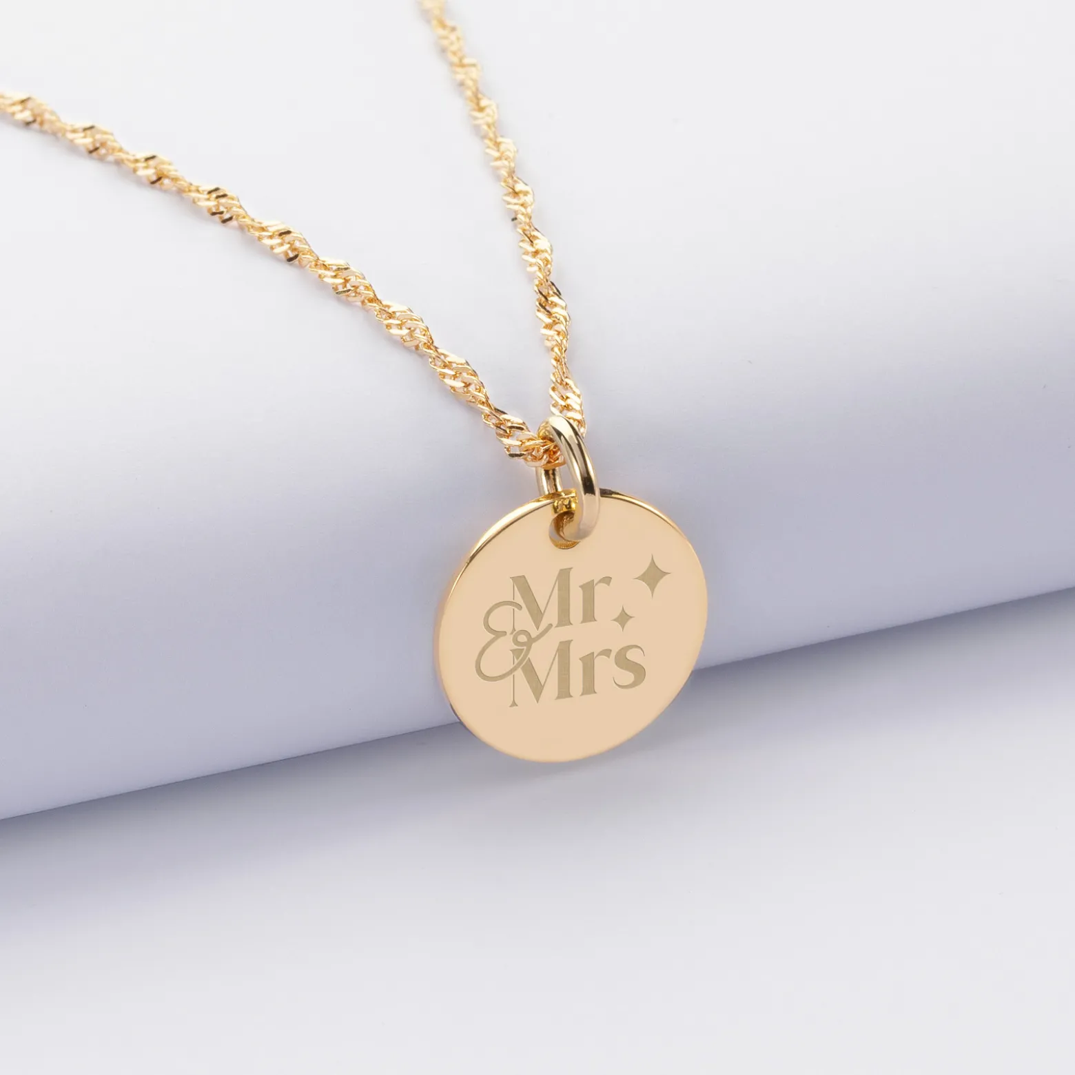 Pendentif Mariée personnalisé médaille gravée plaqué or 15 mm