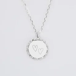 Pendentif Mariée personnalisé médaille vintage dentelée gravée argent 17 mm