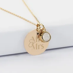 Pendentif Mariée personnalisé médaille gravée plaqué or 19 mm et breloque pierre naturelle 8 mm