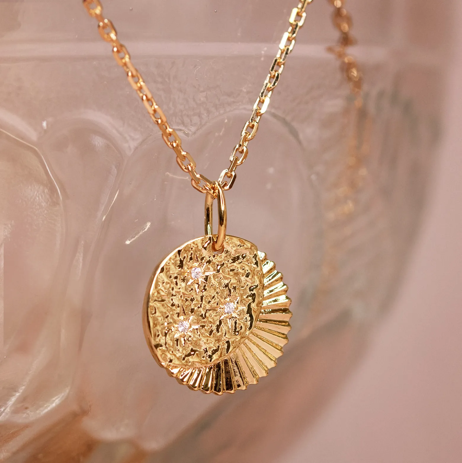 Pendentif médaille Lune trio zircons plaqué or 14 mm