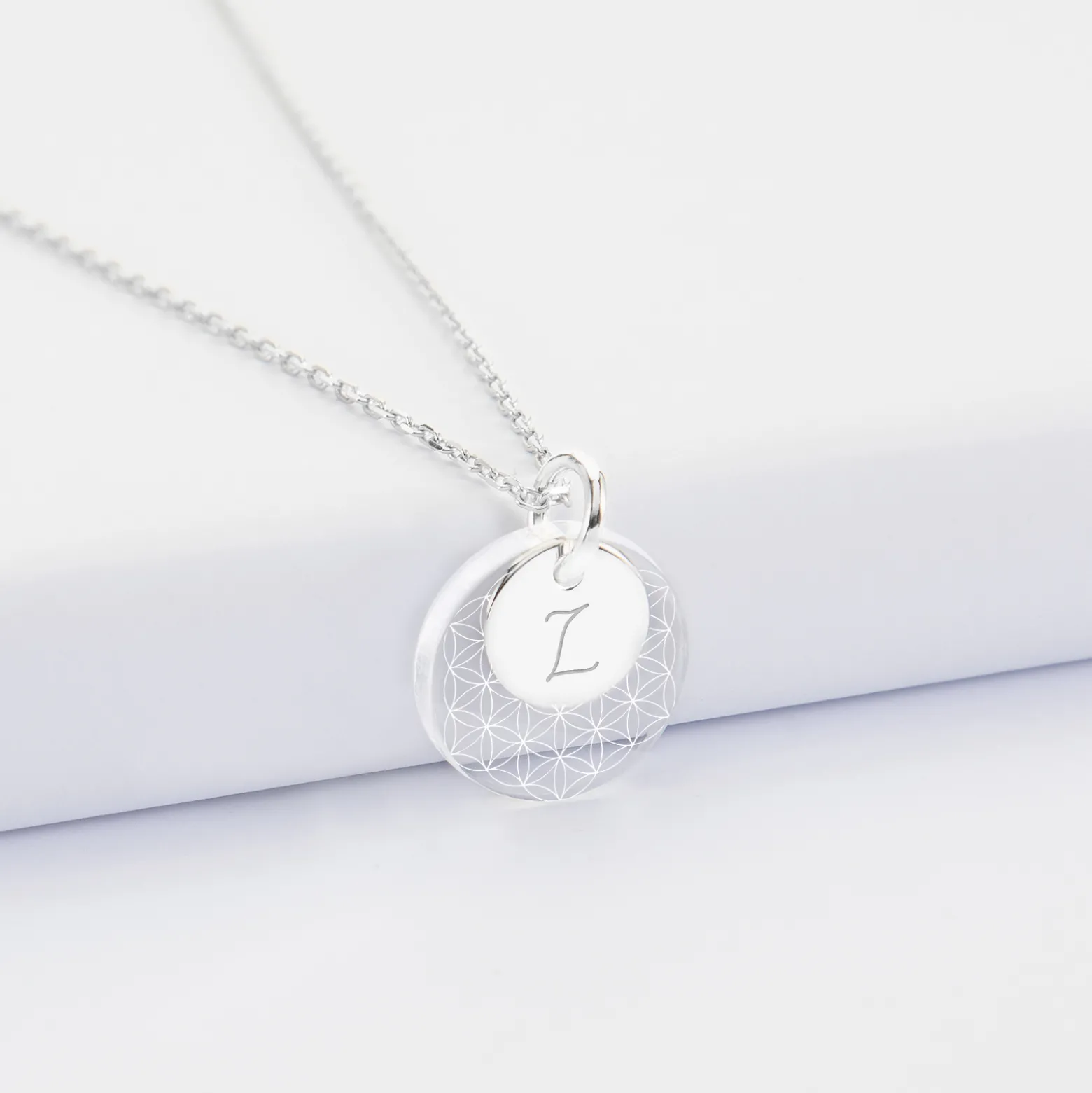 Pendentif personnalisé double médailles gravées argent 10 mm et acrylique 16 mm