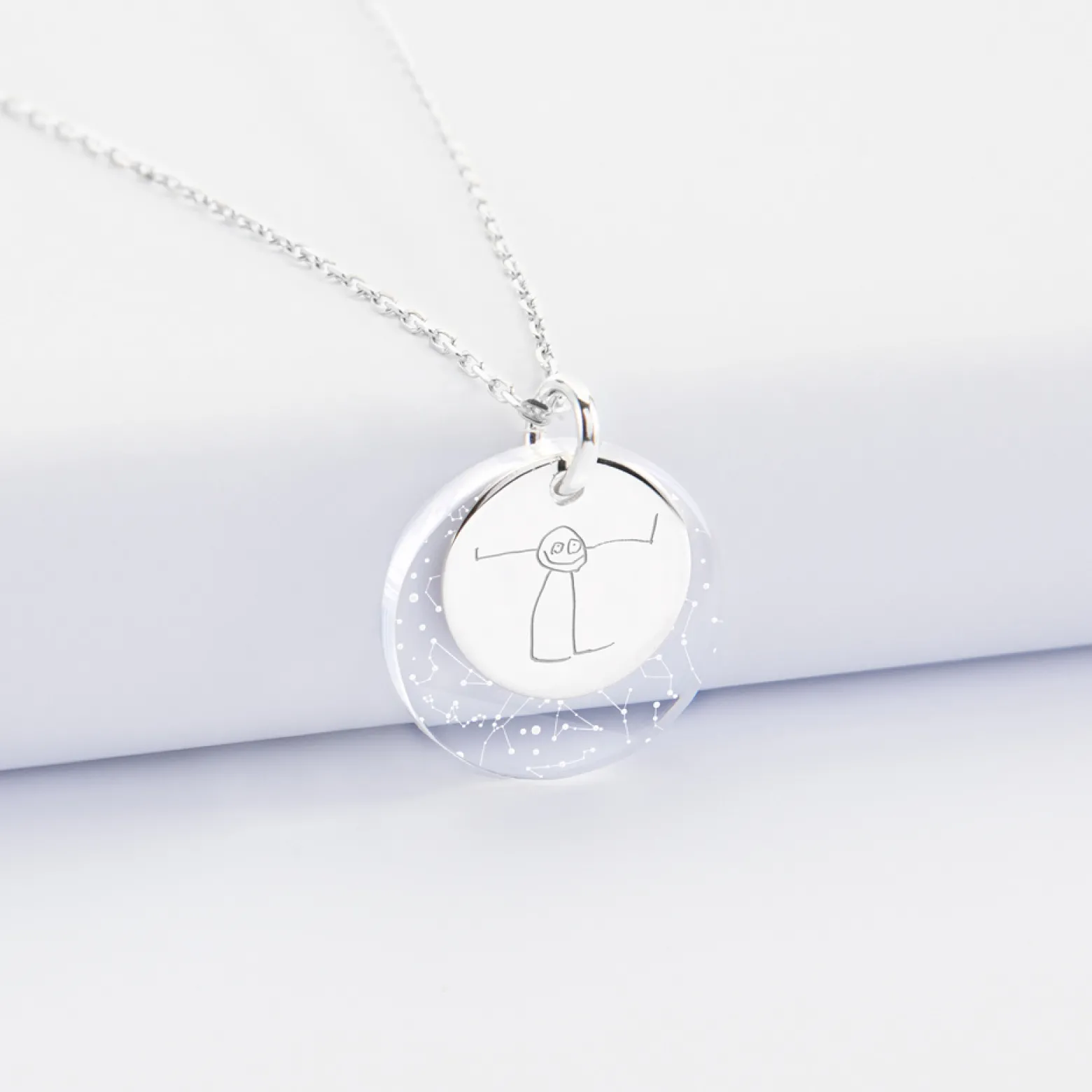 Pendentif personnalisé double médailles gravées argent 15 mm et acrylique 20 mm