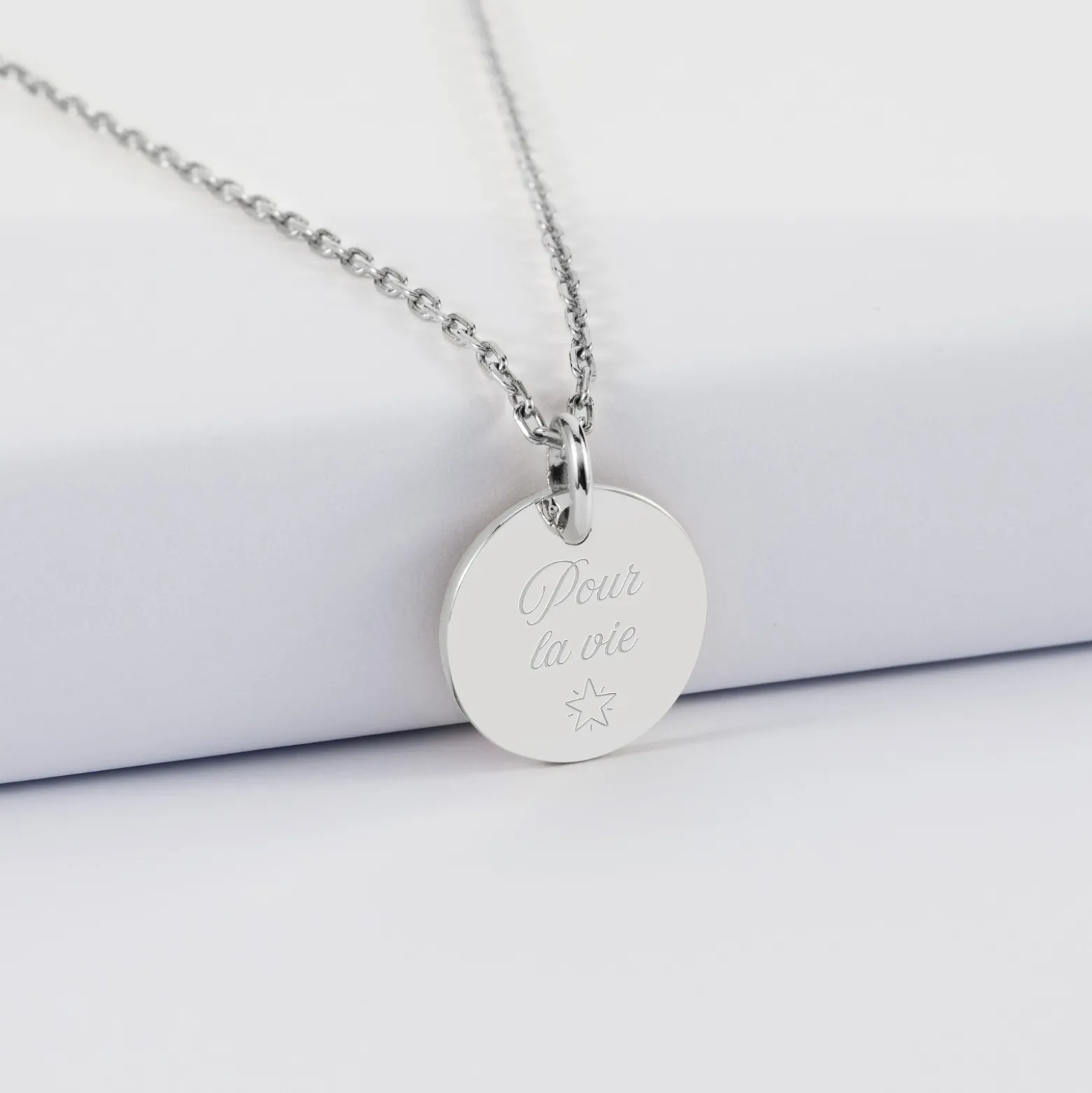 Pendentif personnalisé médaille martelée gravée argent 15 mm