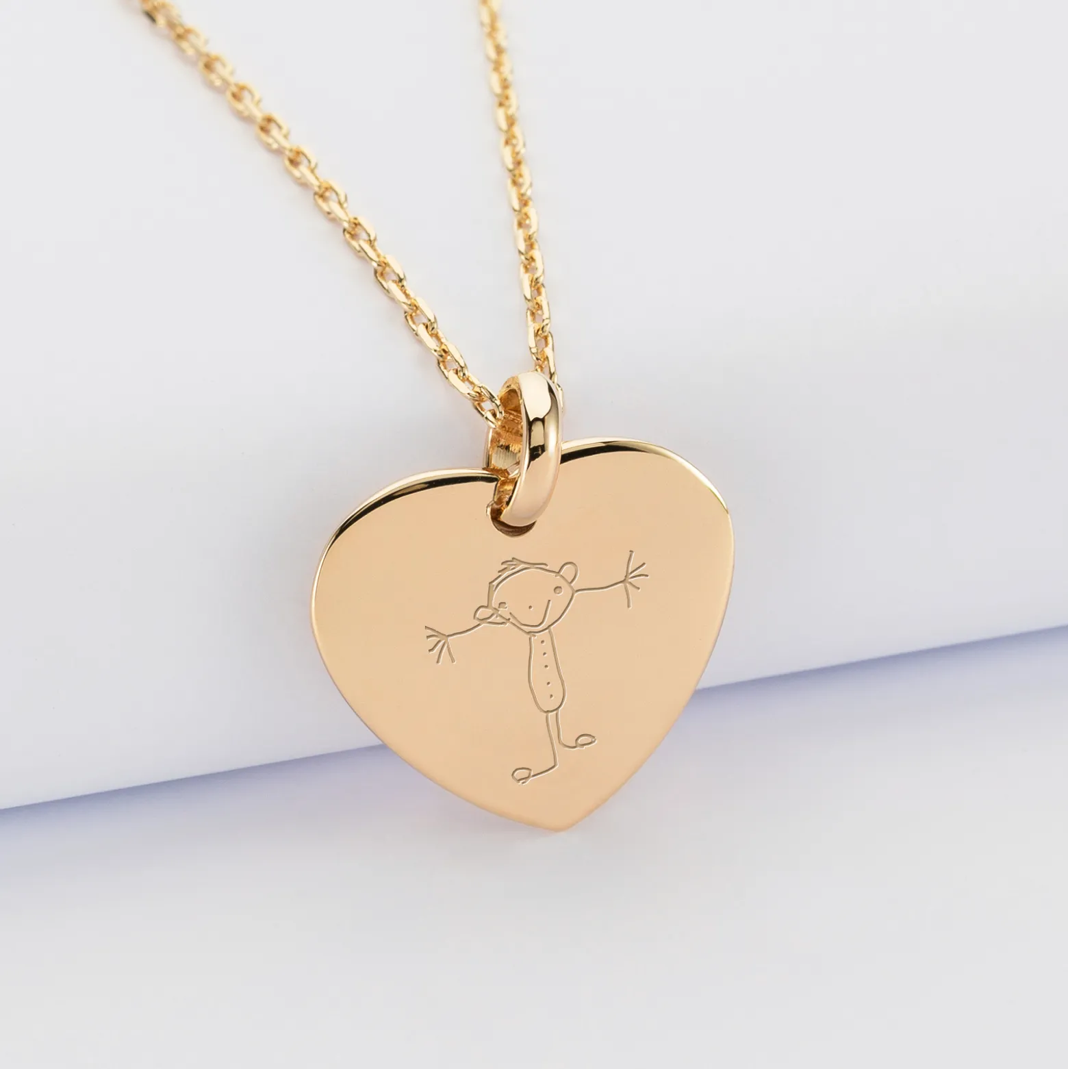 Pendentif personnalisé médaille gravée plaqué or coeur bombé 21x20 mm