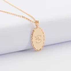 Pendentif personnalisé médaille vintage ovale dentelée gravée plaqué or 20x13 mm