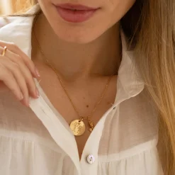 Pendentif personnalisé médaille gravée plaqué or 19 mm et breloque rose 19 mm