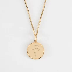 Pendentif personnalisé médaille gravée plaqué or colombe texturée 14 mm