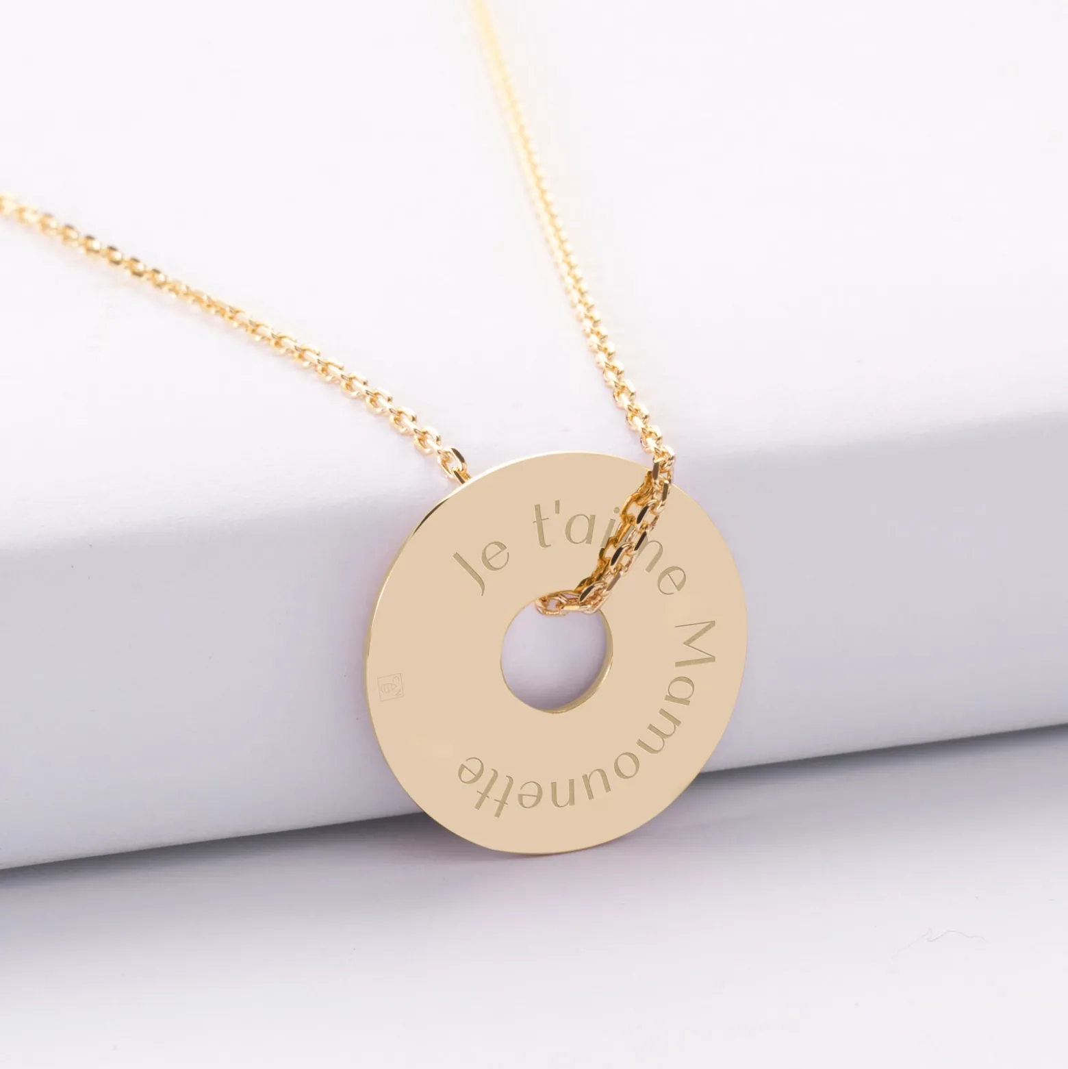 Pendentif personnalisé médaille gravée plaqué or cible soleil 20mm