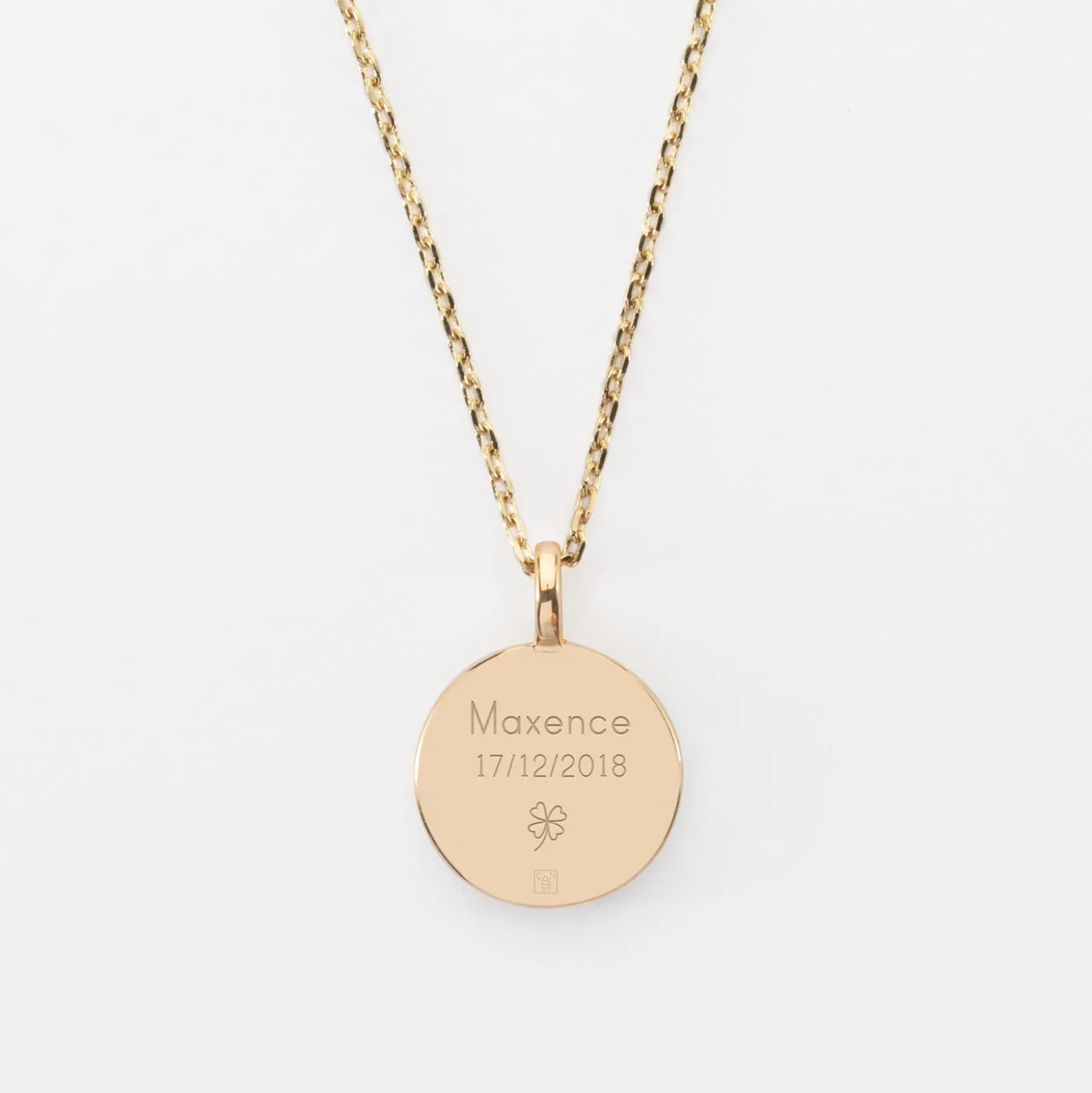 Pendentif personnalisé médaille gravée plaqué or email noir soleil 14 mm