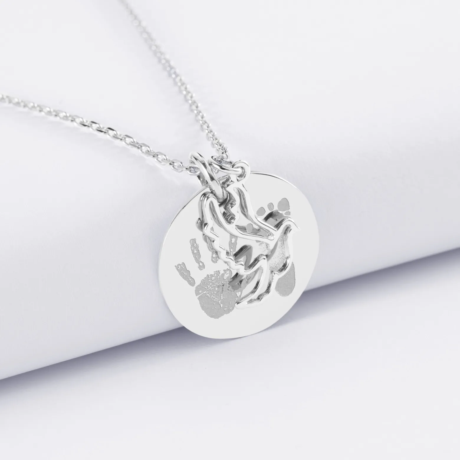 Pendentif personnalisé médaille gravée argent 19 mm et breloque colombe 18 mm