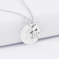 Pendentif personnalisé médaille gravée argent 19 mm et breloque petit garçon scintillant 12 mm