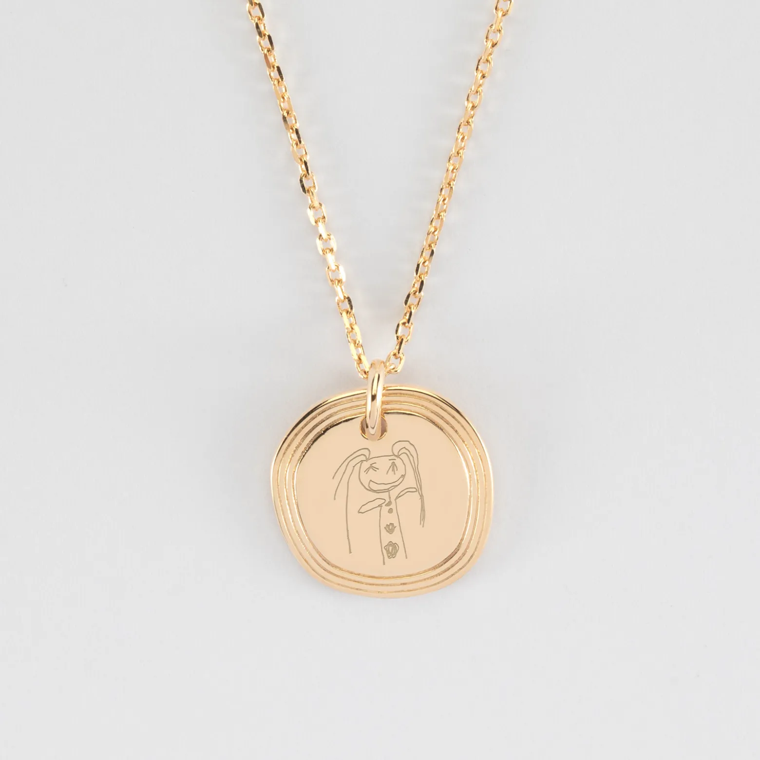Pendentif personnalisé médaille contour strié gravée plaqué or 17 mm