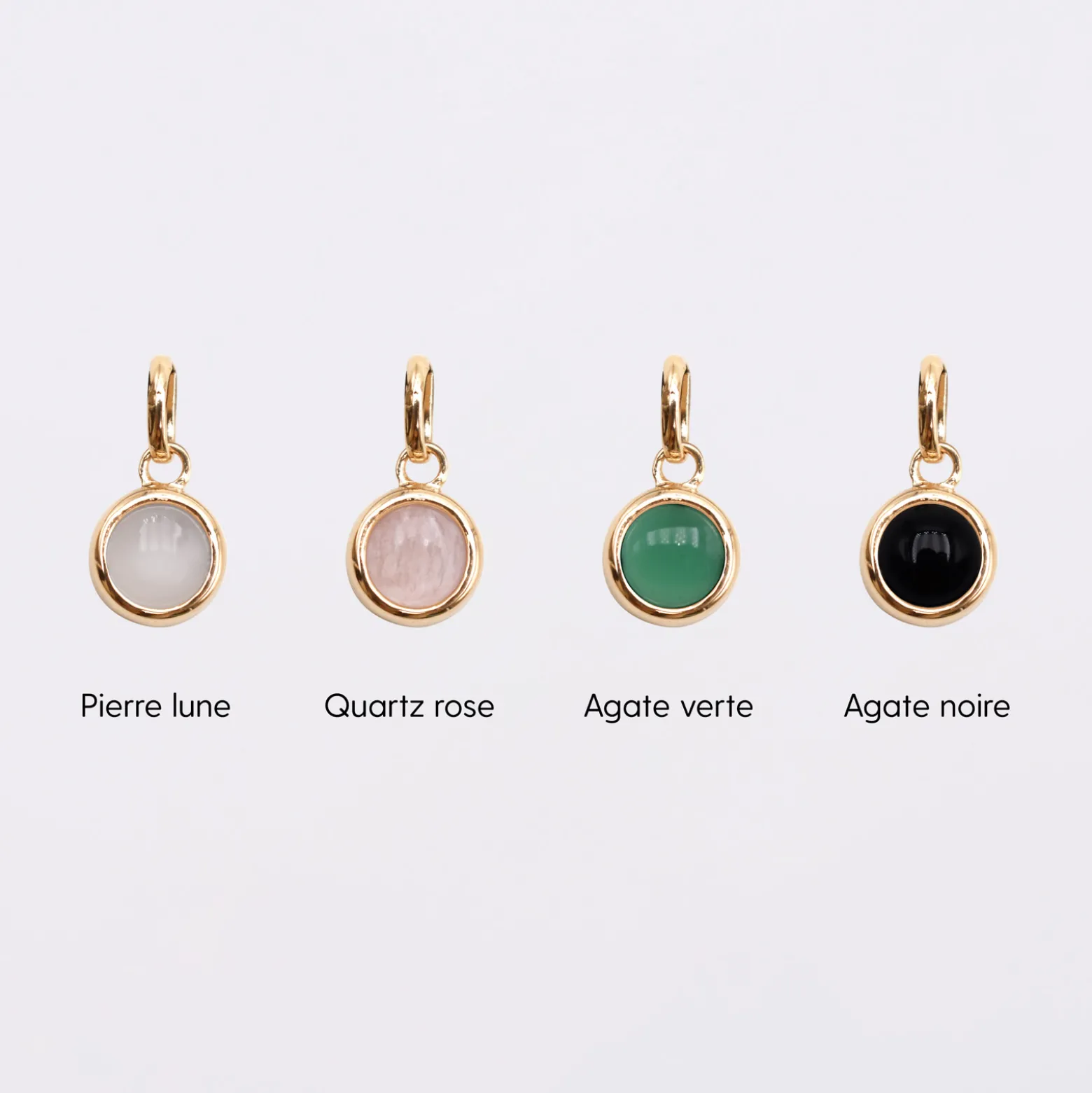 Pendentif personnalisé médaille gravée plaqué or 15 mm et breloque pierre naturelle 8 mm
