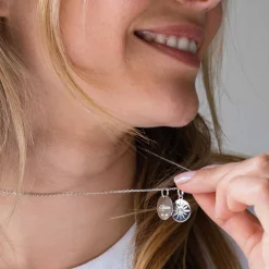 Pendentif personnalisé médaille gravée argent 15 mm et breloque soleil scintillant 14 mm