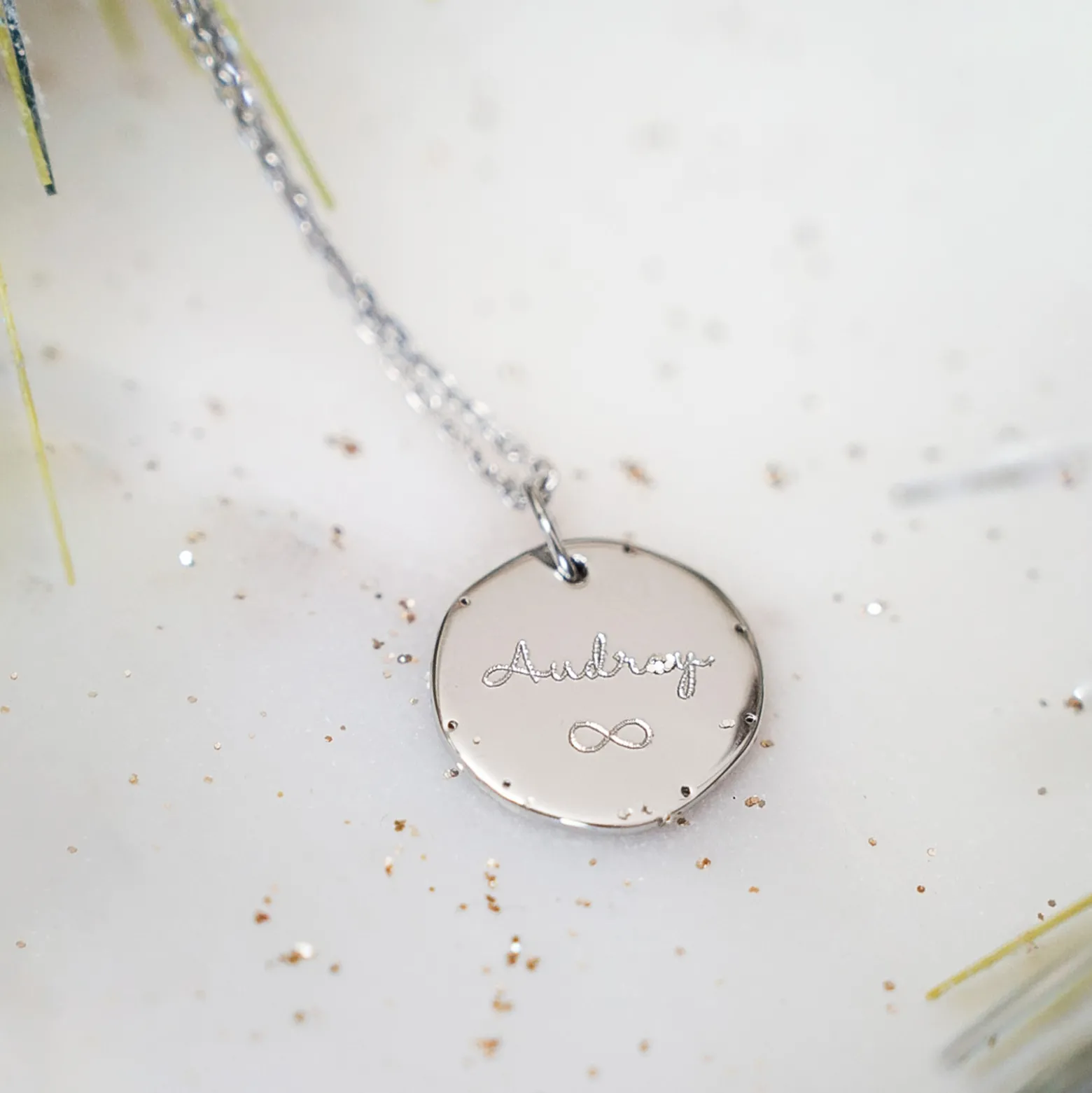 Pendentif personnalisé médaille contour scintillant gravée argent 16 mm