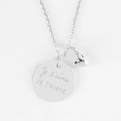 Pendentif personnalisé médaille gravée argent 19 mm et breloque petit coeur bombé 7 mm - HappyBulle x Atelier Wagram