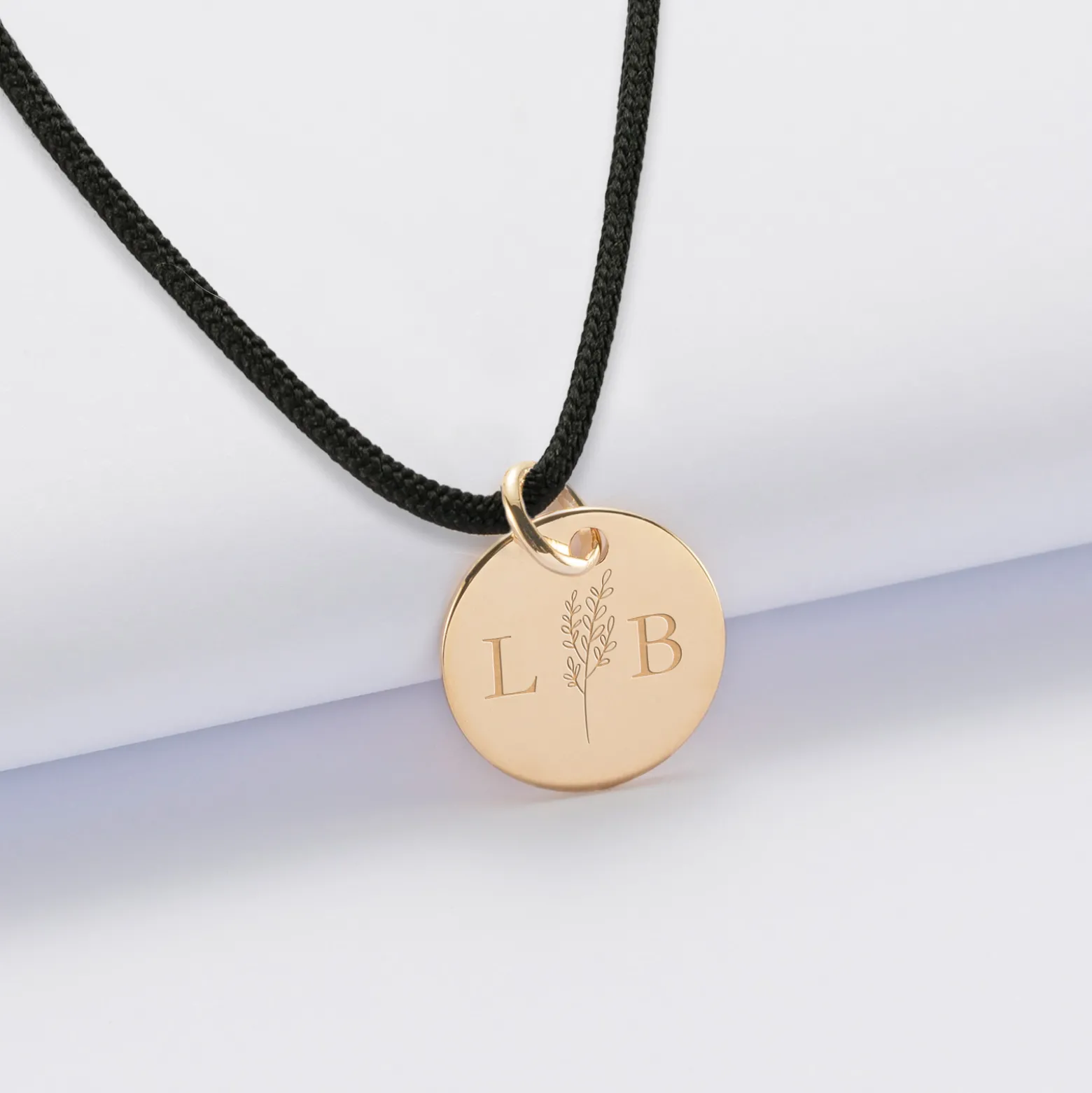 Pendentif personnalisé médaille gravée plaqué or 15 mm - Edition spéciale mariage Initiales Florales