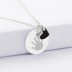Pendentif personnalisé médaille gravée argent 19 mm et breloque coeur email 10 mm