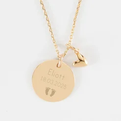 Pendentif personnalisé médaille gravée plaqué or 19 mm et breloque petit coeur bombé 7 mm - HappyBulle x Atelier Wagram
