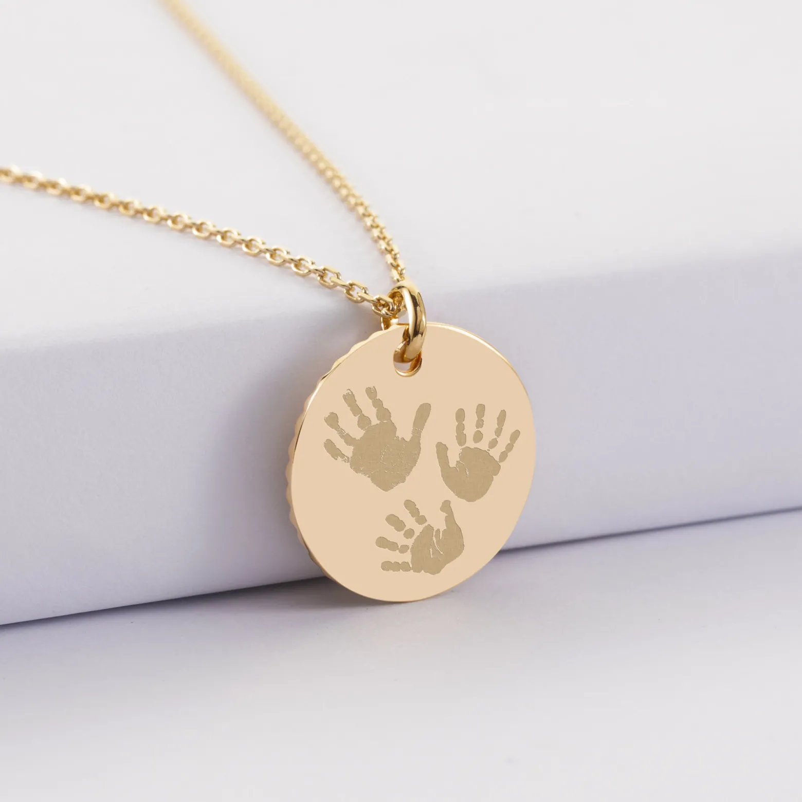 Pendentif personnalisé médaille soleil coeur bombé gravée plaqué or 19 mm