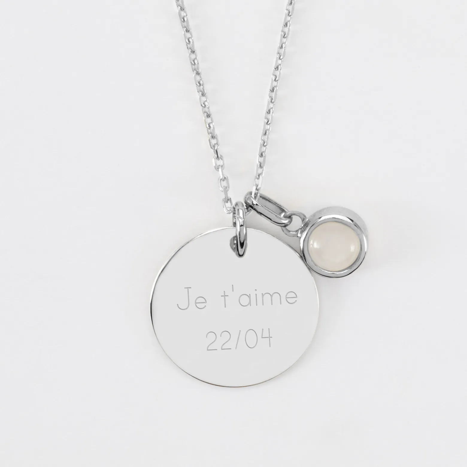Pendentif personnalisé médaille gravée argent 19 mm et breloque pierre naturelle 8 mm