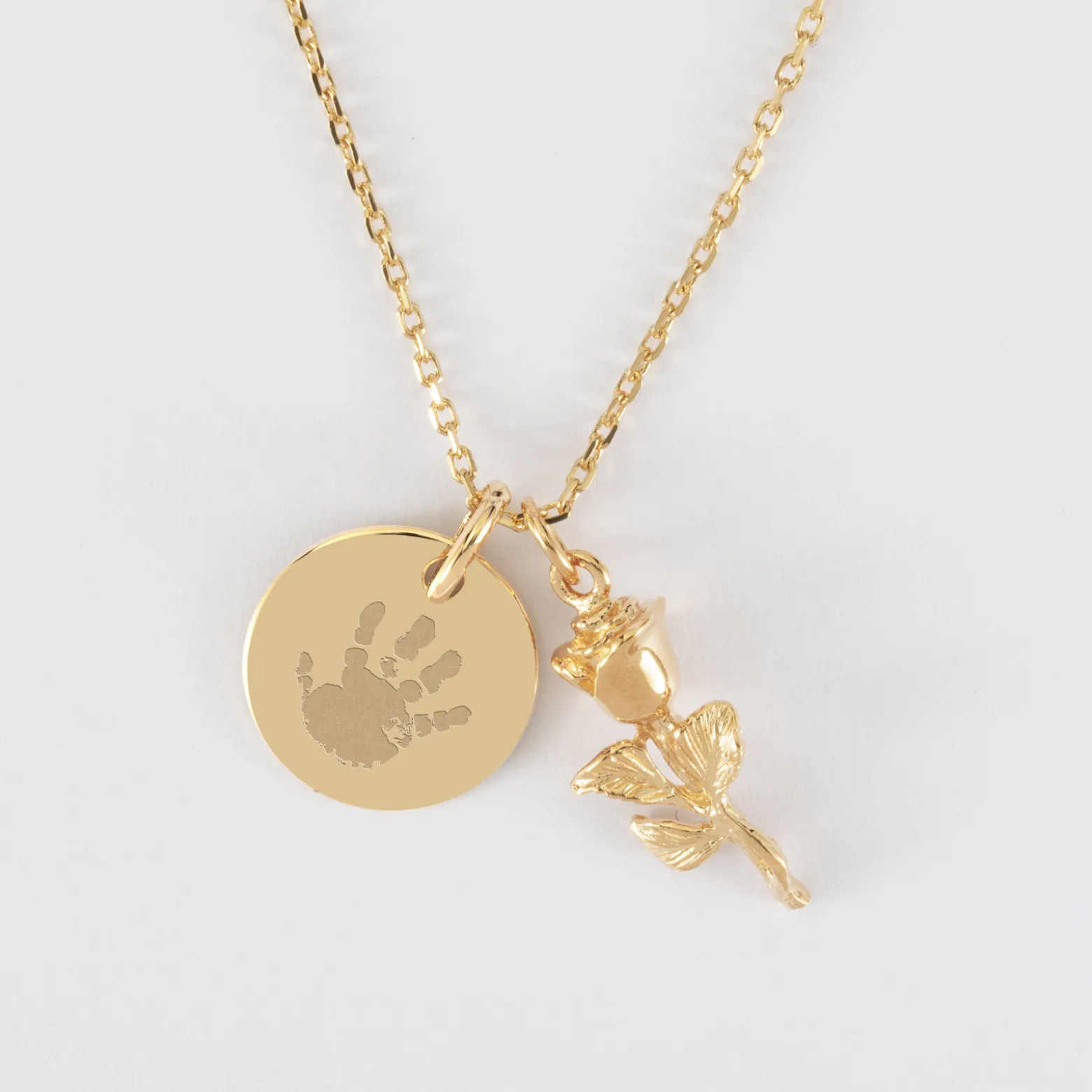 Pendentif personnalisé médaille gravée plaqué or 15 mm et breloque rose 19 mm