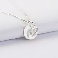 Pendentif personnalisé médaille gravée argent 15 mm et breloque soleil 10 mm