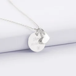 Pendentif personnalisé médaille gravée argent 15 mm et breloque coeur email 10 mm