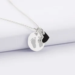 Pendentif personnalisé médaille gravée argent 15 mm et breloque coeur email 10 mm