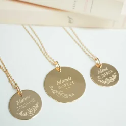 Pendentif personnalisé médaille gravée plaqué or 27 mm - Edition spéciale Ornement floral
