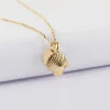 Pendentif personnalisé médaille gravée plaqué or 10 mm et breloque coquillage coque 13 mm