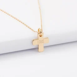 Pendentif personnalisé médaille gravée plaqué or croix 15x13 mm